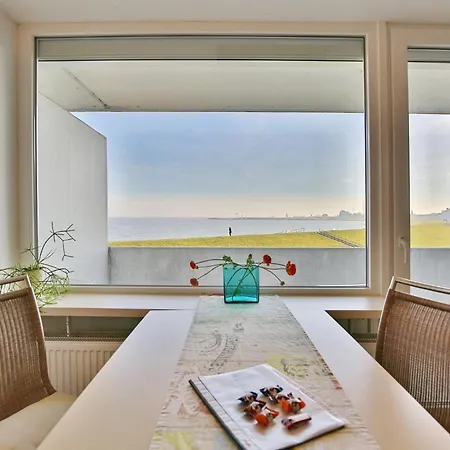 Haus Nautic, 323
